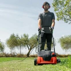 Scarificateur électrique GSC1700C, Puissance 1300W, Vitesse 4000rpm, Largeur De Travail 320mm, Sac De Récupération 30L, Filaire - Greencut 9 Scarificateur électrique GSC1700C, Puissance 1300W, Vitesse 4000rpm, Largeur De Travail 320mm, Sac De Récupération 30L, Filaire - Greencut -Scarificateur Soldes Boutique 32019722 5